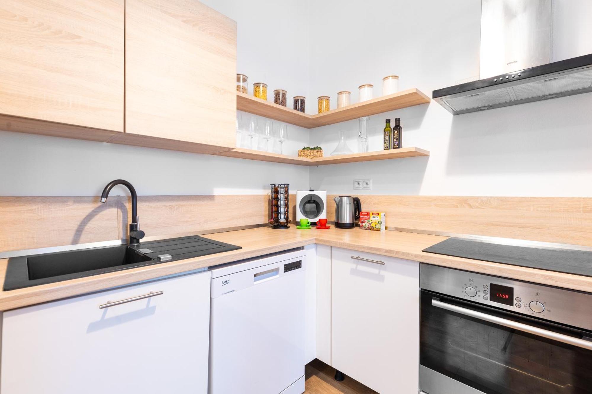 Skackava - Beautiful New Apartment In Direct Centrum, 24H Self Check-In Банска бистрица Екстериор снимка