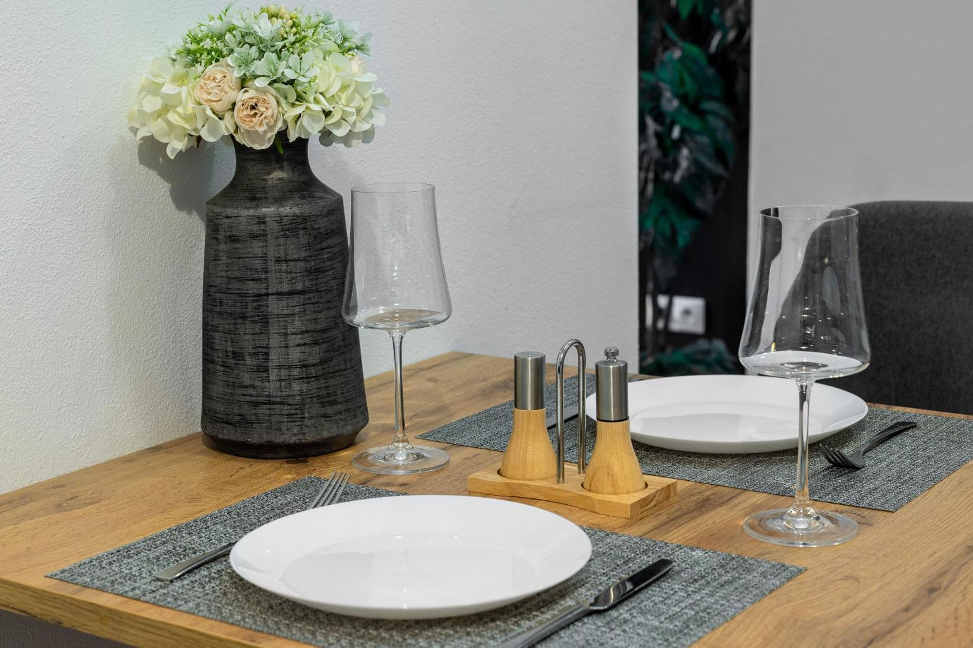 Skackava - Beautiful New Apartment In Direct Centrum, 24H Self Check-In Банска бистрица Екстериор снимка